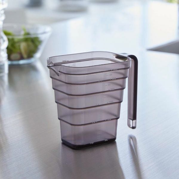 山崎実業 マグネット段々計量カップ タワー 500ml tower | キッチン雑貨・タワーシリーズ