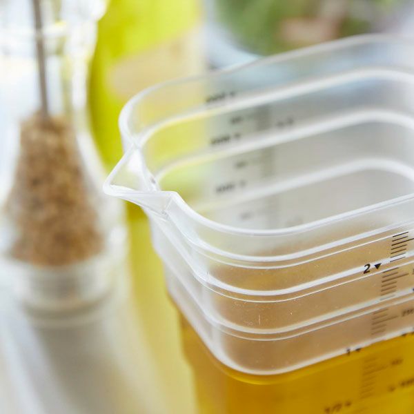 山崎実業 マグネット段々計量カップ タワー 500ml tower | キッチン雑貨・タワーシリーズ