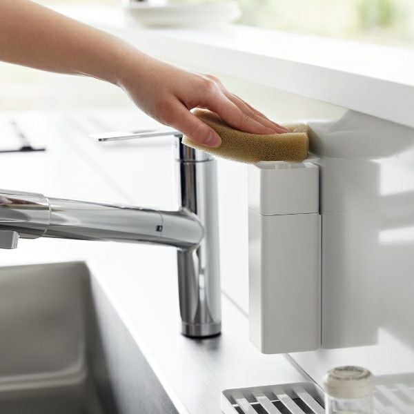 山崎実業 片手で出せるマグネットディスペンサー タワー tower | キッチン雑貨・タワーシリーズ