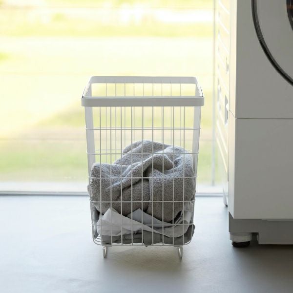 山崎実業 折り畳み脚付きランドリーバスケット tower | インテリア雑貨・タワーシリーズ