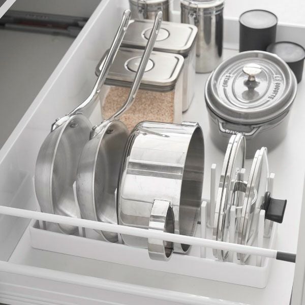 山崎実業 シンク下幅調節鍋蓋＆フライパン収納スタンド タワー tower | キッチン雑貨・タワーシリーズ