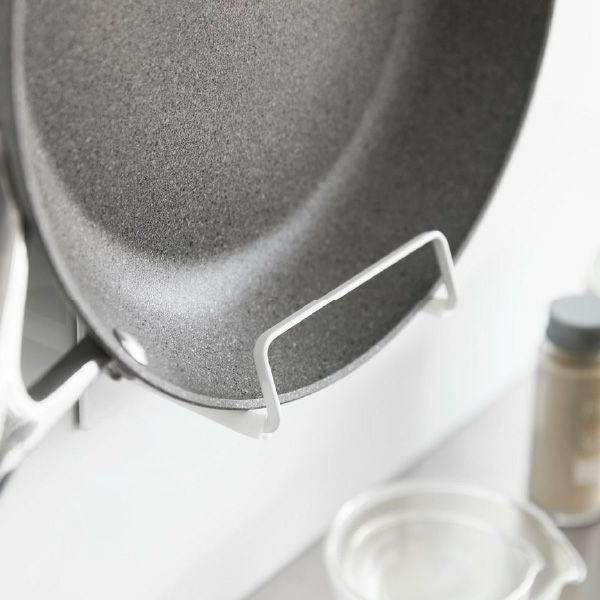  山崎実業 マグネットフライパンホルダー tower | キッチン雑貨・タワーシリーズ