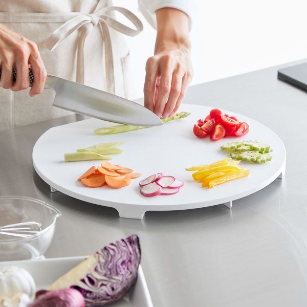 山崎実業 食洗機対応 マグネット抗菌まな板 タワー ラウンド Ｌ | キッチン雑貨・タワーシリーズ